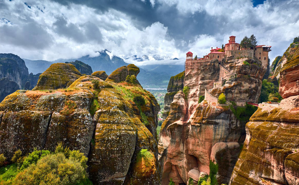 Explore the Meteora in central Greece with My Greece Tours services